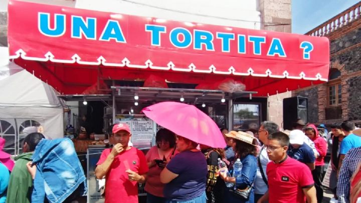 No alcanzaron tortas gratis; se van decepcionados de Villa de Tezontepec
