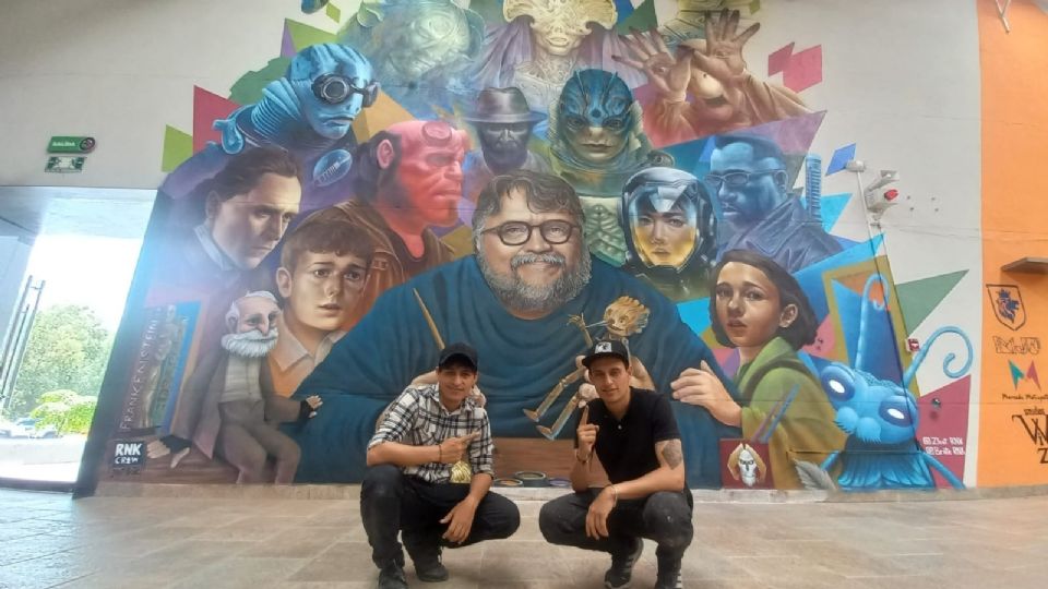 Zhot y Brote, dos artistas urbanos, realizaron un mural en honor Guillermo del Toro