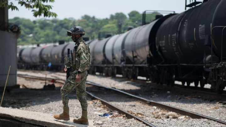 AMLO alcanza acuerdo con Larrea por Ferrosur; consigue descuento