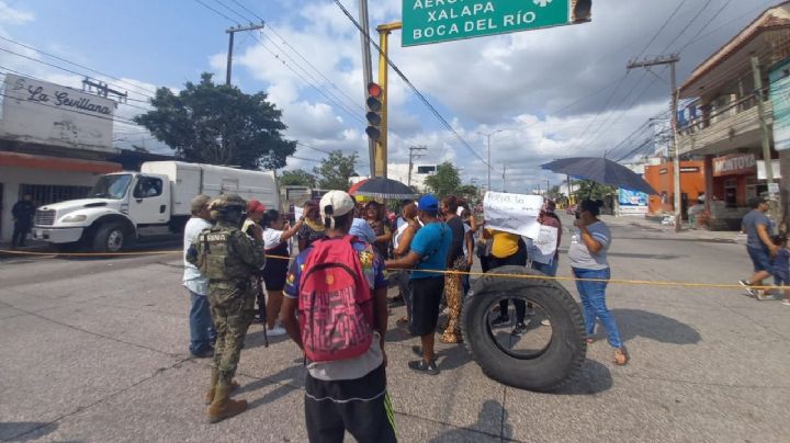 Con cierre en JB Lobos, exigen destitución de directora de escuela en Veracruz