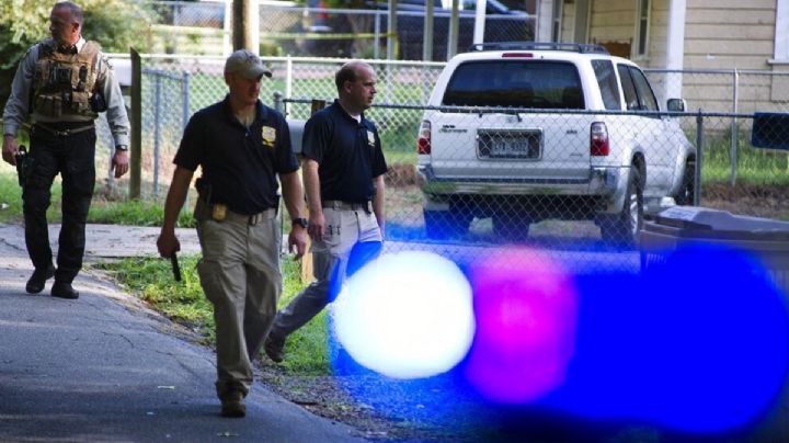 Madre asesinada a tiros frente a sus hijos pequeños; antes discutió con automovilista