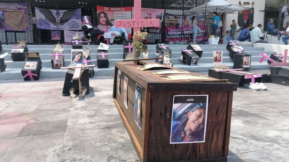 Las madres buscan justicia para sus hijas, víctimas de feminicidio y desaparición; son recibidas por el gobernador morenista Rutilio Escandón Cadenas