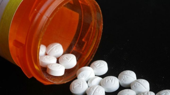 Farmacéutica vendía analgésicos opioides altamente adictivos; le quitan licencia