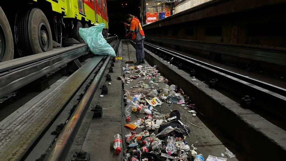 El Metro no es Basurero, se realiza trabajo de limpieza en la Línea 9