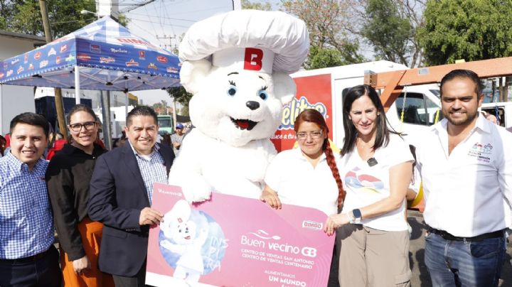 Lía Limón y Bimbo entregan juegos infantiles en la colonia Barrio Norte, Álvaro Obregón