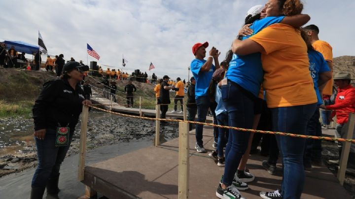 "Abrazos, no muros": Familias se reencuentran en la frontera entre México y Estados Unidos