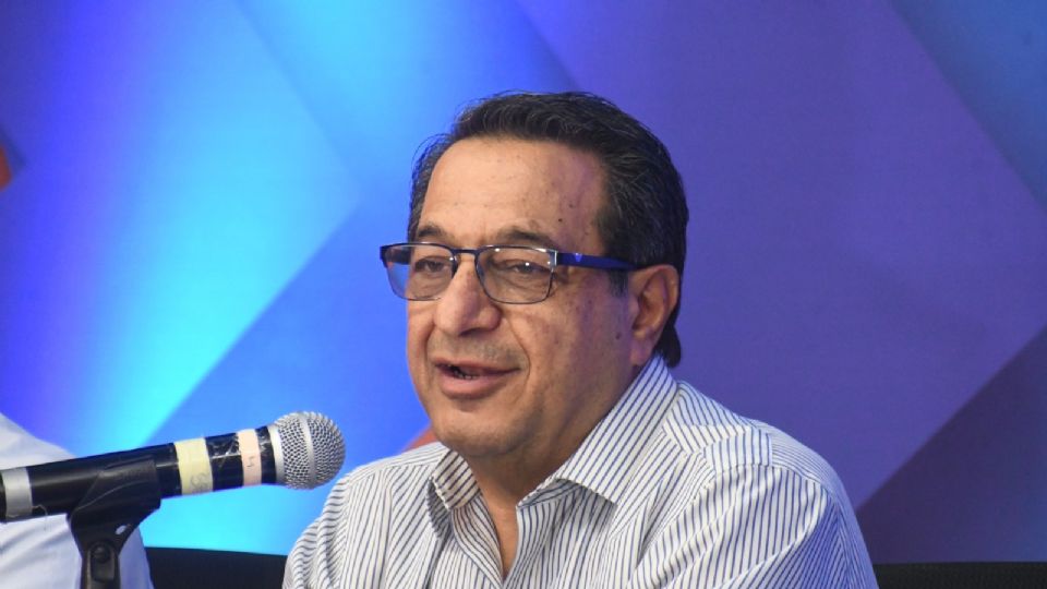 Miguel Salim propondrá una reforma a la ley notarial para castigar a notarios que hacen mal uso del fiat.