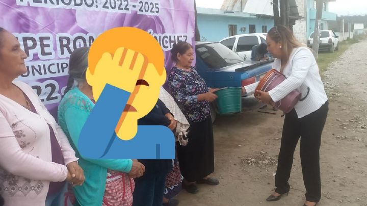 Alcaldesa regala cubetas a mamás de Villa Aldama por Día de las Madres