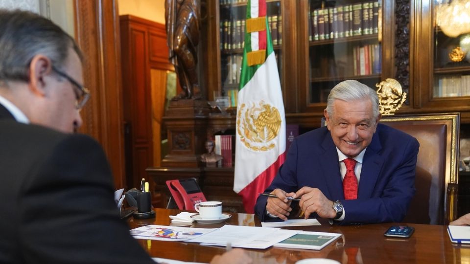 AMLO y Ebrard en llamada con Biden