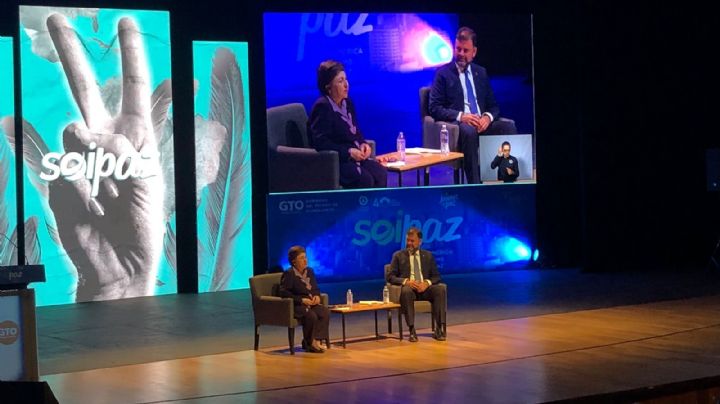 “No cometan irregularidades” pidió a funcionarios del gobierno, la Premio Nobel de la Paz Shirin Ebadi