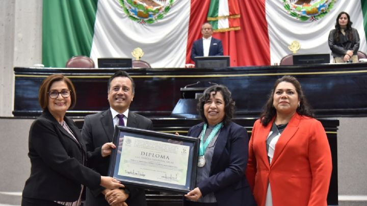 Entrega Congreso el Premio al Mérito Ambiental 2023 a la Dra. Fabiola Sandoval 