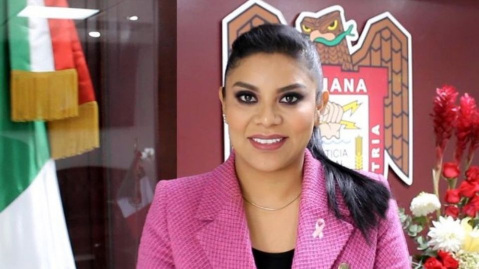 La alcaldesa informó que se refugiará en el Cuartel Morelos debido a amenazas en su contra; hace un mes uno de sus escoltas fue atacado