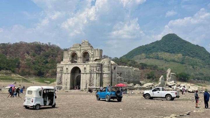 Estaba sumergido: Sequía revela por completo templo dominico en presa de Chiapas