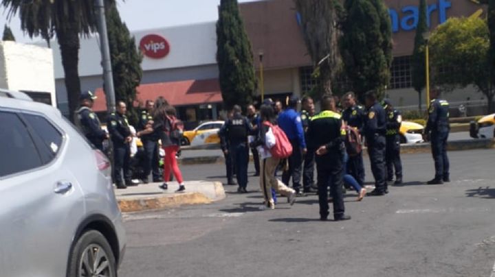 Estudiantes de secundaria de la Balbuena, con pistolas de juguete