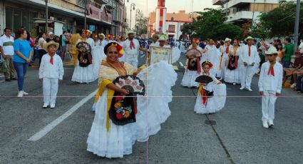 Locales y turistas disfrutaron segundo papaqui del Carnaval de Veracruz