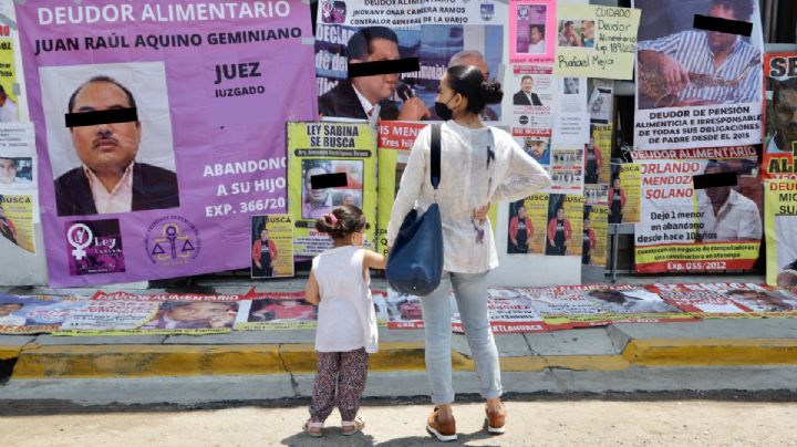 Brujas del Mar exponen con tendedero virtual a padres deudores en Veracruz