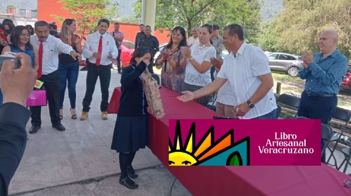 Alumna de Ixhuatlancillo, primer lugar en Concurso de Libro Artesanal