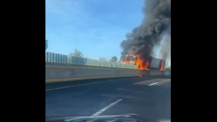 VIDEO: Aparatoso accidente en la México-Cuernavaca se incendia tráiler