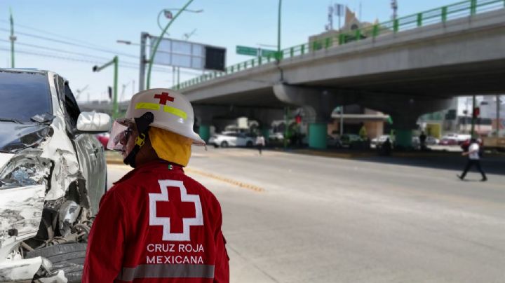 Joven de 17 años queda prensado en su Jetta sobre el Colosio, en Pahuca | FOTOS