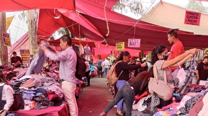 Tianguis de ropa de paca en la CDMX: “a veces hallas algo de importación y con etiqueta”