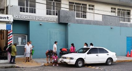 En plena hemodiálisis a pacientes, cortan luz a clínica de Huejutla