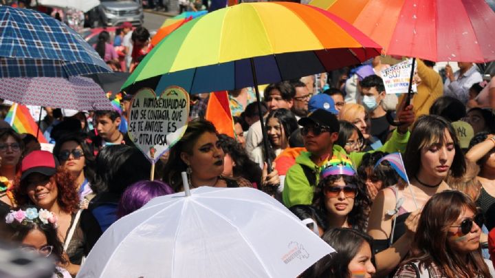 “El amor no es crimen, tu homofobia sí”: marcha del orgullo LGBT+ en Pachuca | FOTOS