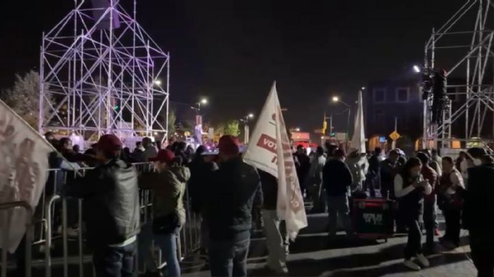 Para celebrar con Delfina Gómez, simpatizantes se reúnen en centro de Toluca
