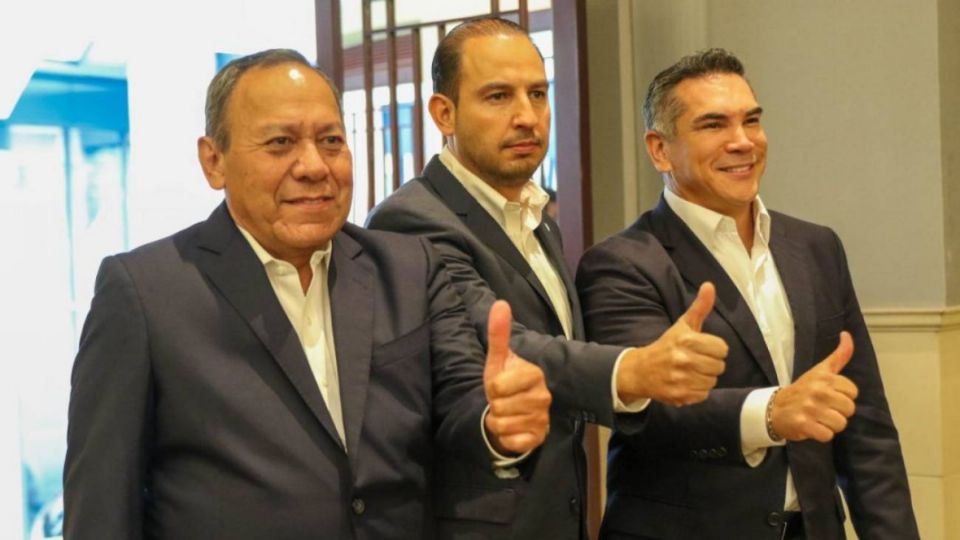 El presidente nacional del PRD, Jesús Zambrano; del PAN, Marko Cortés y del PRI, Alejandro Moreno
