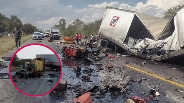 Se estrellan de frente 2 tráileres: muere un chofer