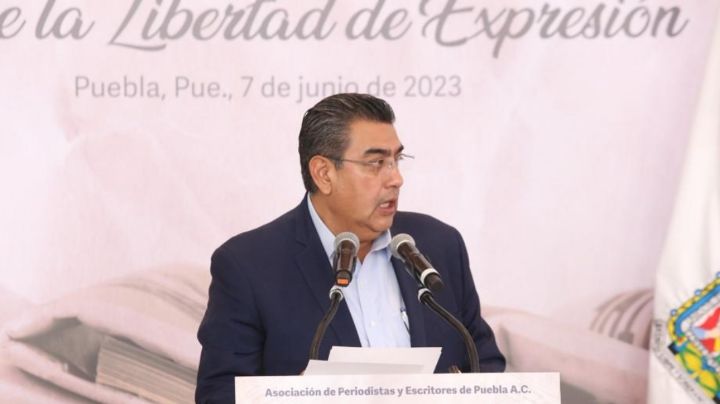Sergio Salomón, gobernador de Puebla, garantiza protección y respeto al periodismo en la entidad