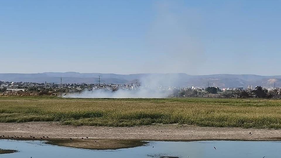 Un incendio al sur de la ciudad de León provocó una gran columna de humo