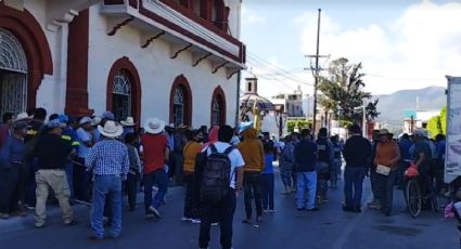 Acusan a alcalde de azuzar a la población contra bloqueo de presidencia, en Francisco I. Madero