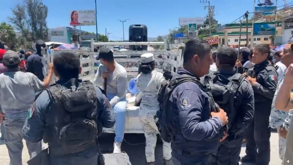 A cambio de la liberación de 13 policías, el gobierno estatal se comprometió a realizar diversas obras de carreteras en los municipios de Chilapa, Quechultenango, José Joaquín de Herrera, Acatepec y Atlixtac