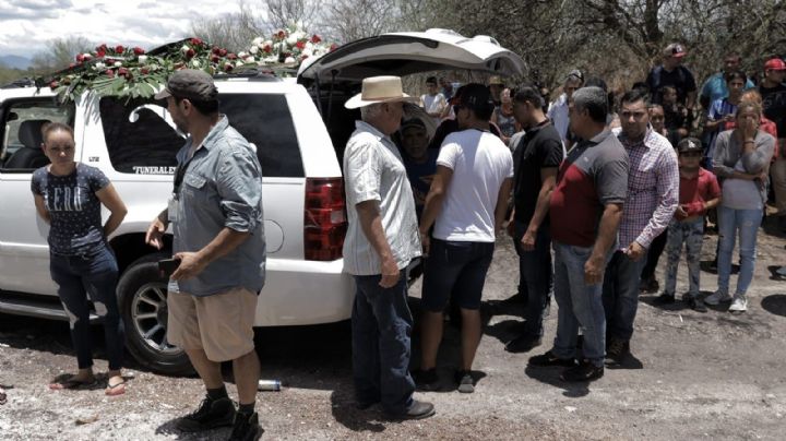 Aitana, la niña que falleció en elevador, es despedida por familiares en Yucatán