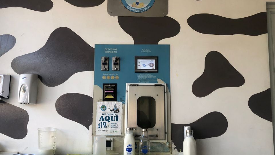 Ahora la leche se obtiene también en máquina expendedora, con tan solo unas monedas