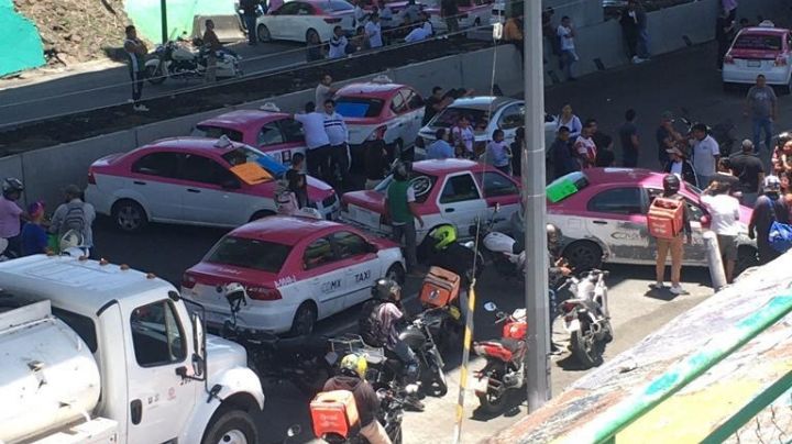 VIDEO | Bloqueo desquicia la México-Cuernavaca a la altura de San Pedro Martir