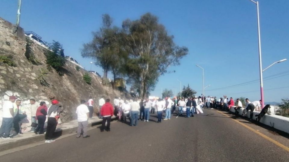 El fin de semana, trabajadores del volante caminaron por algunas de las principales calles de Zitácuaro para exigir -presuntamente bajo amenaza- la destitución de un mando de la Guardia Civil