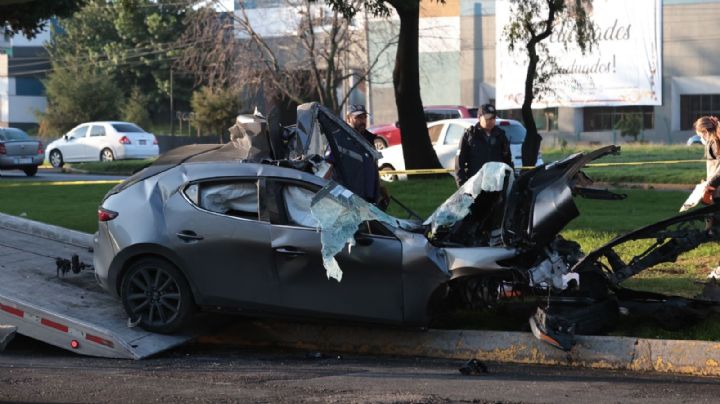 Joven muere tras deshacer su automóvil en Paseo Tollocan de Toluca