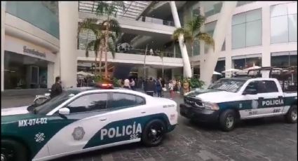 VIDEO | Hombre muere al caer del tercer piso en Plaza Reforma 222