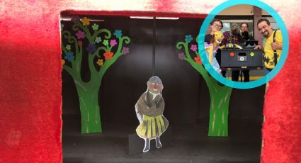 Magia en miniatura: titiriteros de León ofrecen teatro Lambe Lambe en la calle