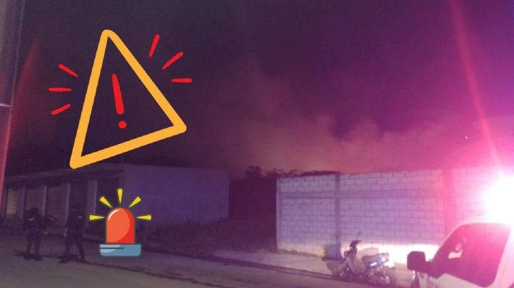 Alarma por incendio en corralón de autos entre Nogales y Ciudad Mendoza