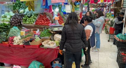 "Todo está carísimo"; inflación y calor pegan hasta al precio de lechuga y cilantro