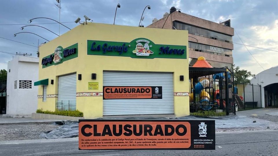 Clausurpo Desarrollo Urbano el local de La Garrafa ubicado frente a la Deportiva del Estado.