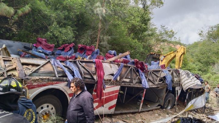 Vuelca autobús en Oaxaca: Aumenta la cifra a 29 muertos y 17 graves
