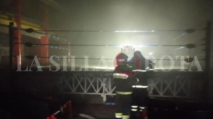 VIDEO | Mueren 2 niños en incendio en la Arena San Juan de Nezahualcóyotl