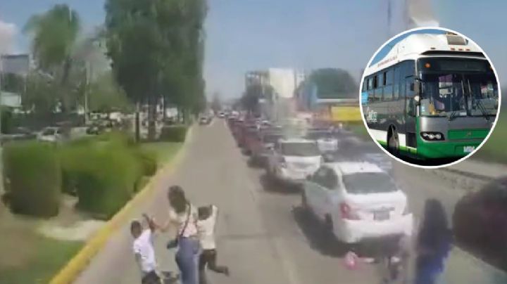 Se salva familia de ser atropellada por la "oruga" en el López Mateos