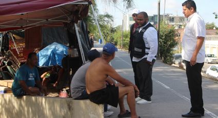 Migrantes se niegan a ir a albergues, temen tragedia como en Ciudad Juárez