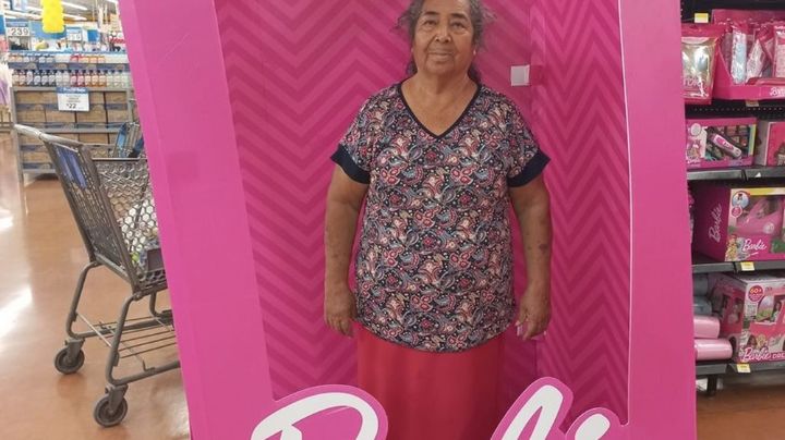 “Barbie Campesina”: Joven trepa a la barbiemanía a su mamá Paulina, de 77 años