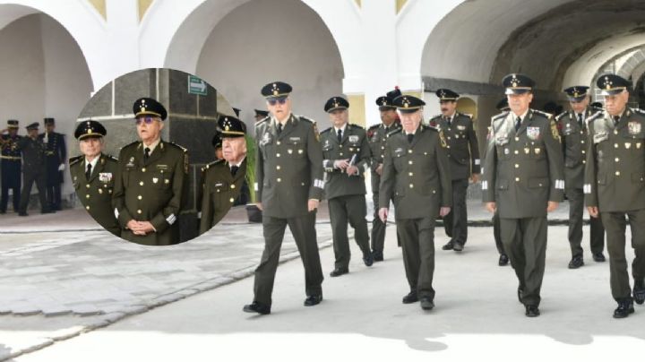 Salvador Cienfuegos reaparece en ceremonia militar en Veracruz