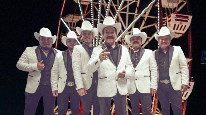 ¿Quién en el Teatro del Pueblo de la Feria Mineral de la Reforma, hoy viernes 25 de agosto?